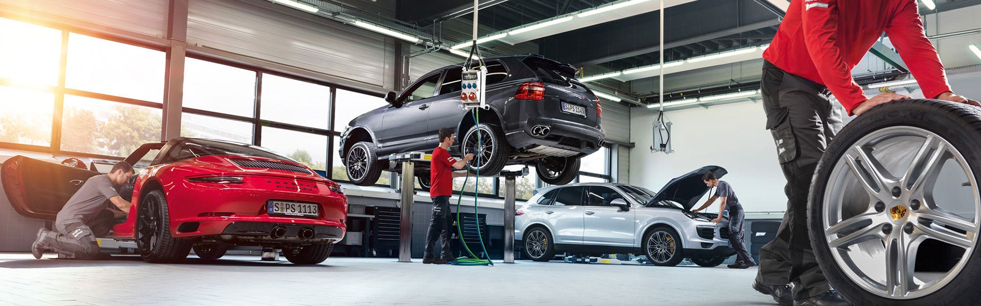 Porsche Okemos in Okemos MI