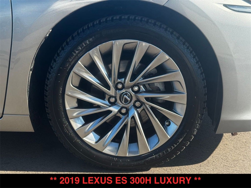 2019 Lexus ES 300h Luxury