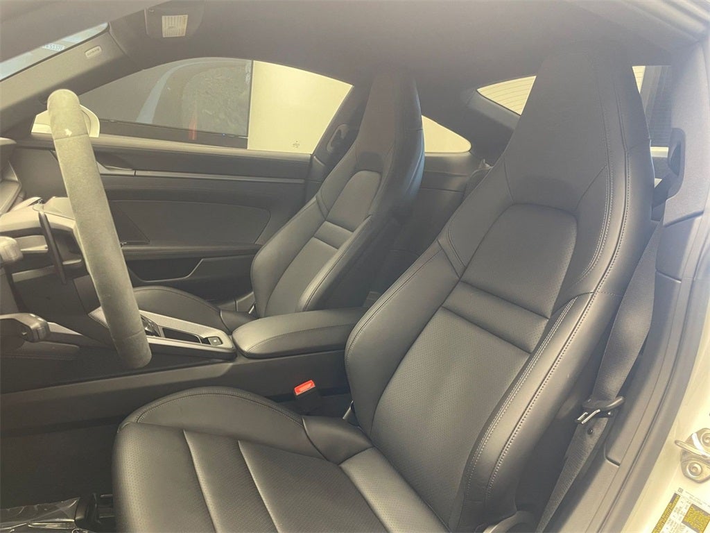 2025 Porsche 911 Carrera