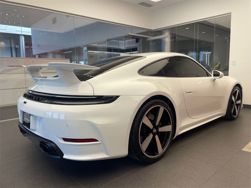 2025 Porsche 911 Carrera
