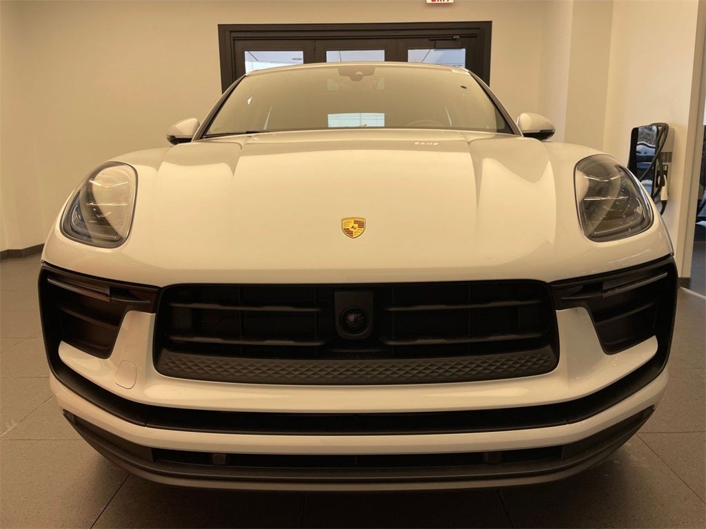 2026 Porsche Macan Base