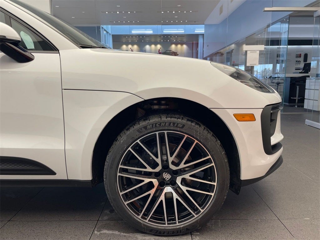 2026 Porsche Macan Base