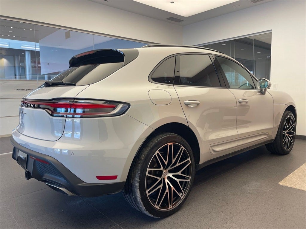 2025 Porsche Macan Base