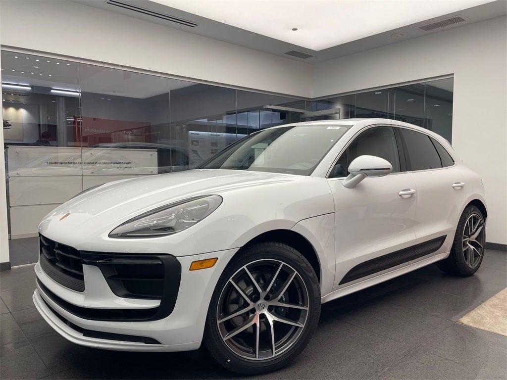 2026 Porsche Macan Base