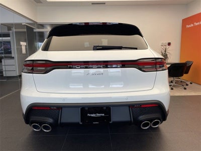 2025 Porsche Macan Base