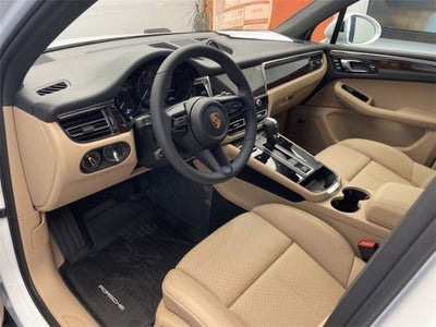 2025 Porsche Macan Base
