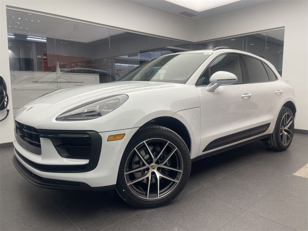 2026 Porsche Macan Base