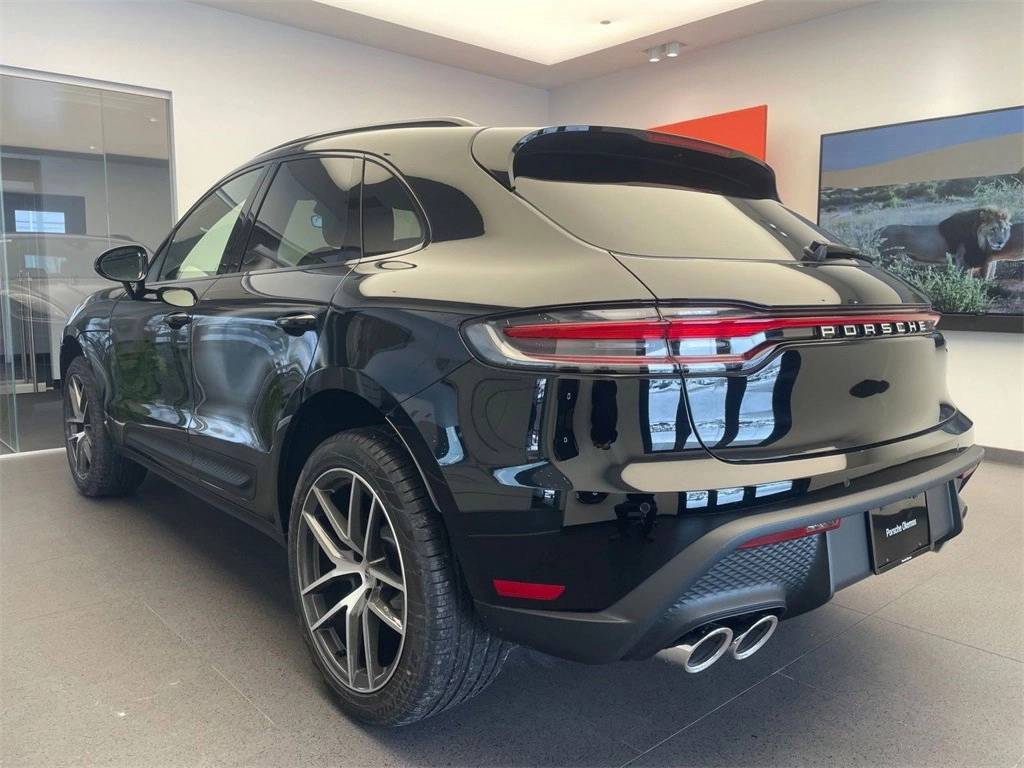 2026 Porsche Macan Base