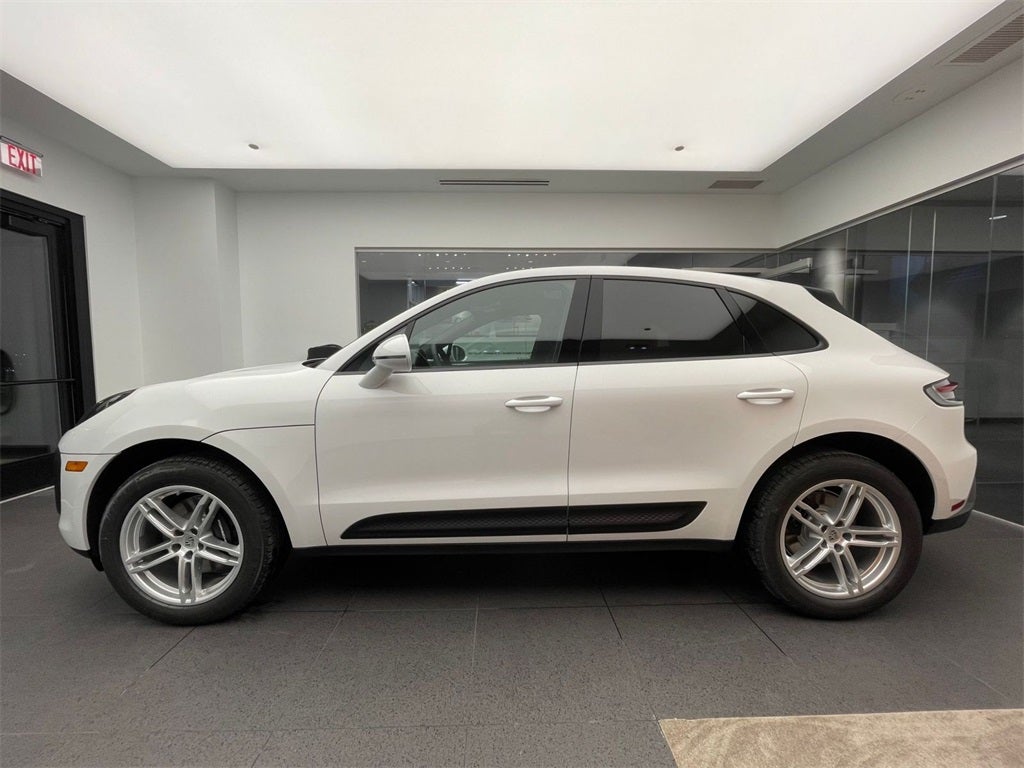 2026 Porsche Macan Base