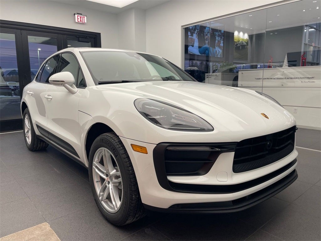 2026 Porsche Macan Base