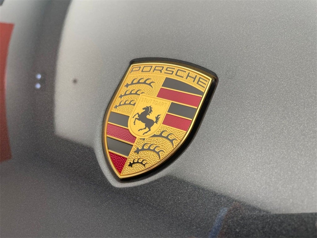 2025 Porsche Macan Base