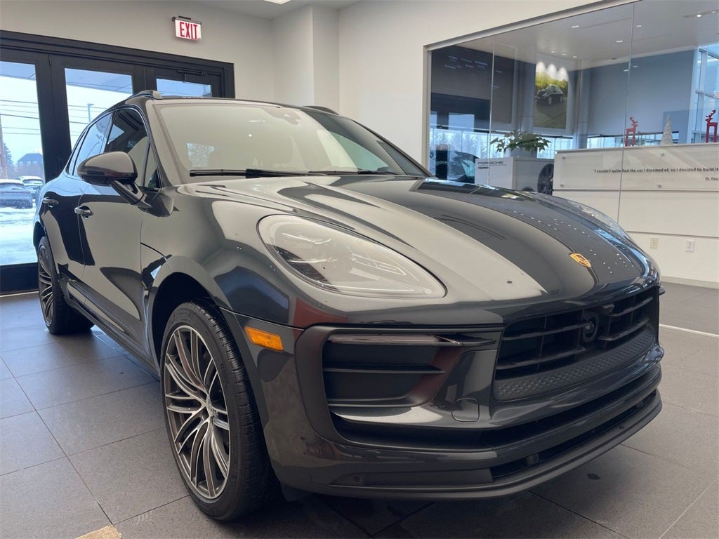 2025 Porsche Macan Base