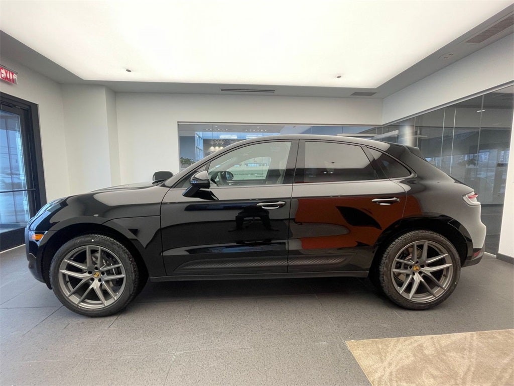 2026 Porsche Macan Base