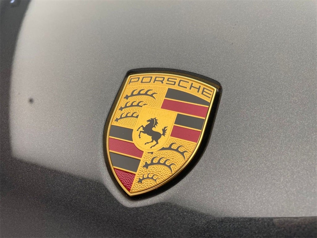 2025 Porsche Macan Base