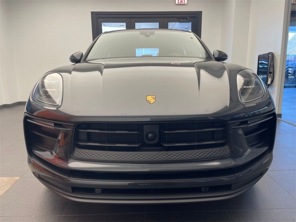 2025 Porsche Macan Base