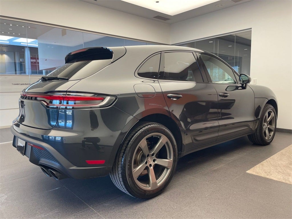 2025 Porsche Macan Base