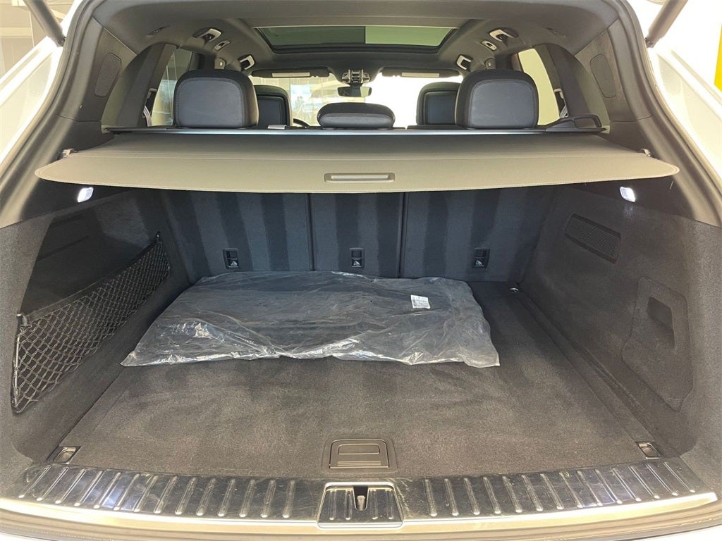 2022 Porsche Cayenne Platinum Edition