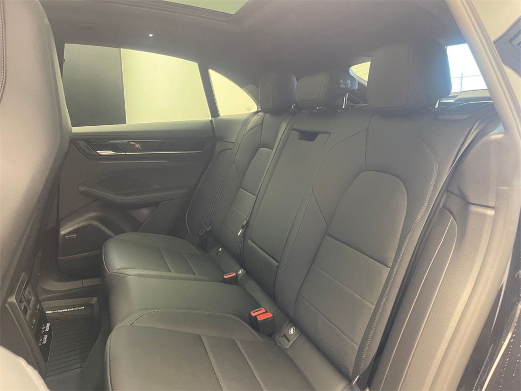 2025 Porsche Macan 4S