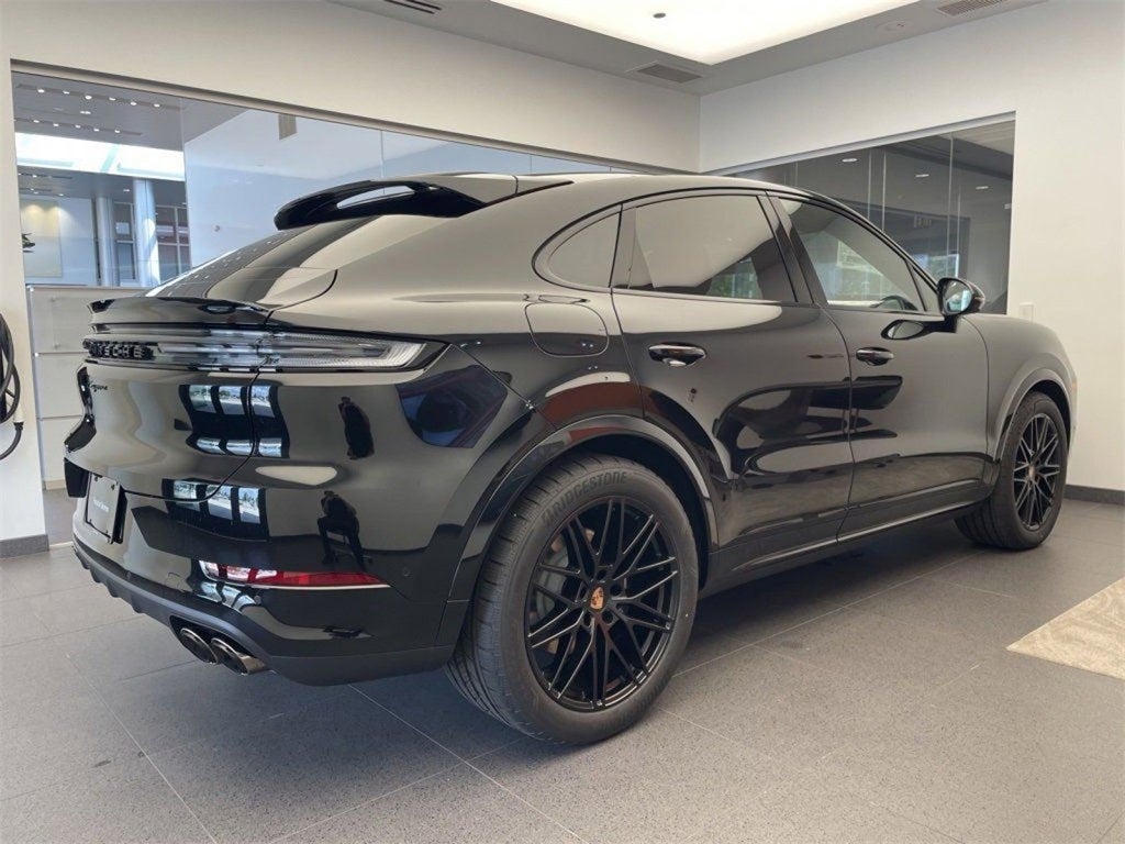 2025 Porsche Cayenne Base