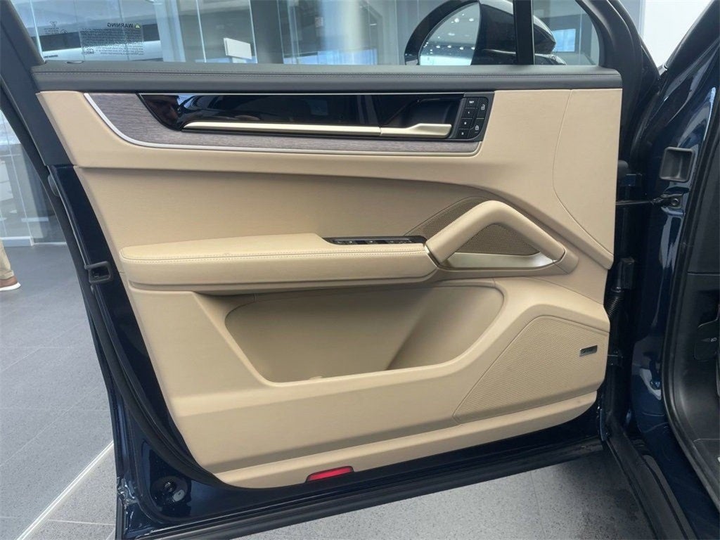 2025 Porsche Cayenne Base