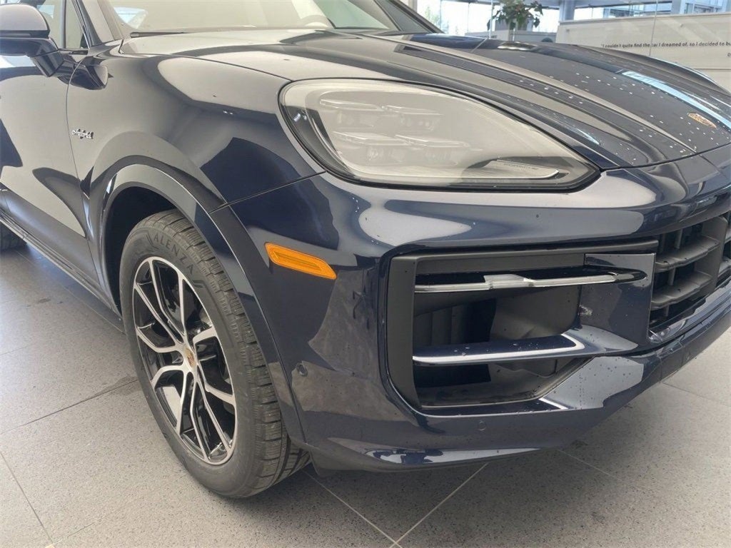 2025 Porsche Cayenne Base